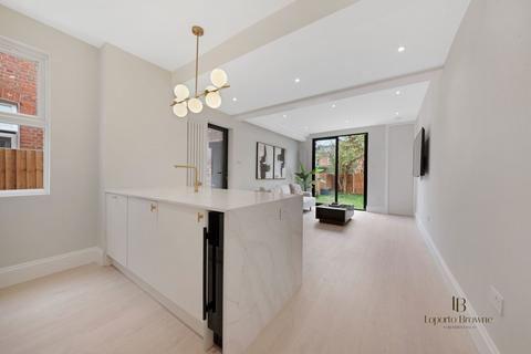2 bedroom flat for sale, Furness Road, NW10