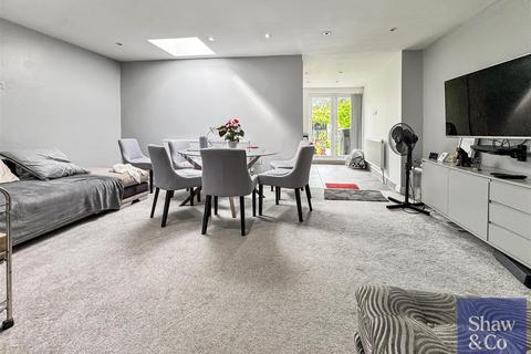 106 Westbrook Road, Hounslow, TW5 0NQ