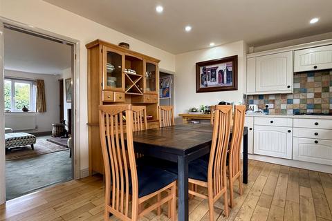 1 Court View, Allensmore, Hereford, HR2 9AE