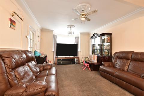 3 bedroom terraced house for sale, New Road, Chingford