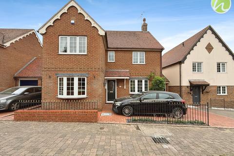 4 bedroom detached house for sale, Romagne Close, Horndon-On-The-Hill, SS17