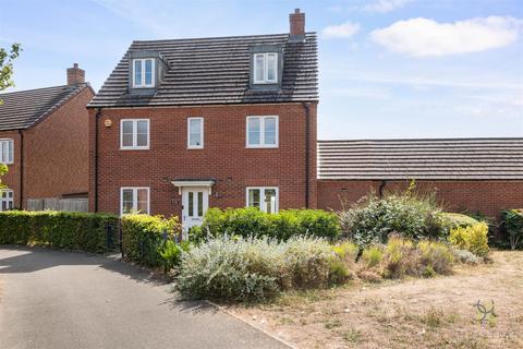 5 bedroom detached house for sale, Violet Walk, Evesham WR11