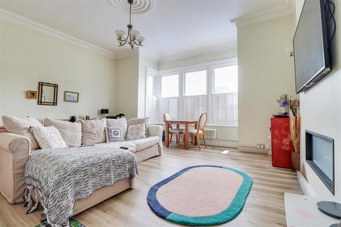 1 bedroom flat for sale, Crowstone Road, Westcliff-On-Sea SS0