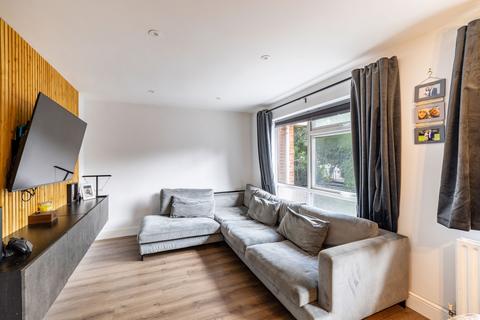 16 Roundway, Biggin Hill, Westerham, TN16 3XZ