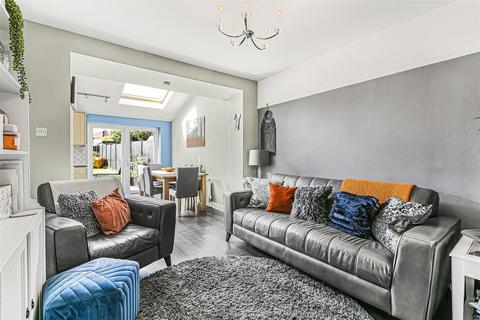 5 Sunbury Road, Sutton, SM3 9AR