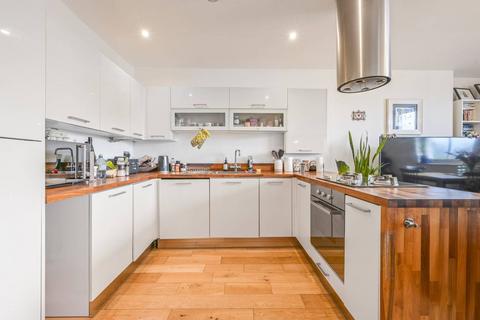 3 bedroom flat for sale, 86 Bow Road, London E3