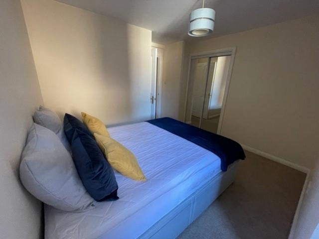 Bedroom2 To Door
