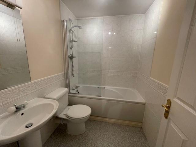 Bathroom Main With Shower Over Bath