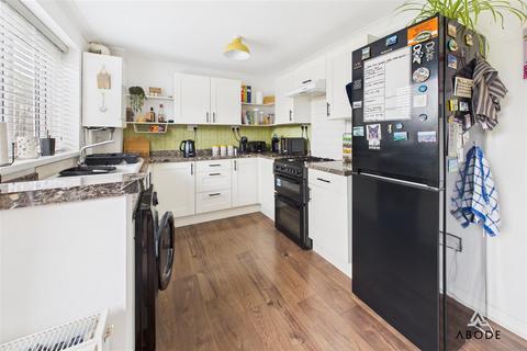 3 bedroom terraced house for sale, Oversetts Court, Swadlincote DE11