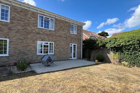 2 bedroom ground floor flat for sale, 10 Barton Wood Road, Barton On Sea, New Milton, Hampshire. BH25 7NN