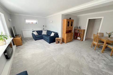 2 bedroom ground floor flat for sale, 10 Barton Wood Road, Barton On Sea, New Milton, Hampshire. BH25 7NN
