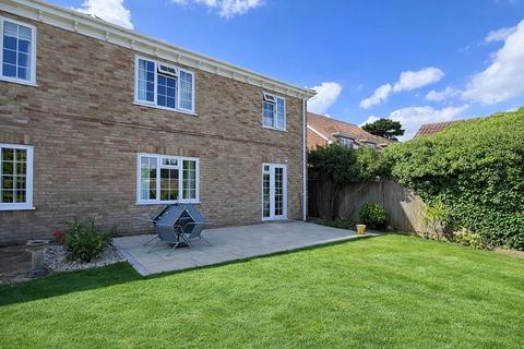 2 bedroom ground floor flat for sale, 10 Barton Wood Road, Barton On Sea, New Milton, Hampshire. BH25 7NN
