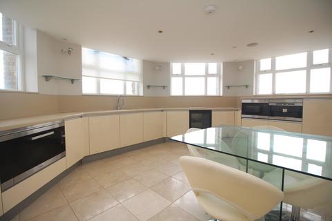 undefined, Royal Drive, London N11