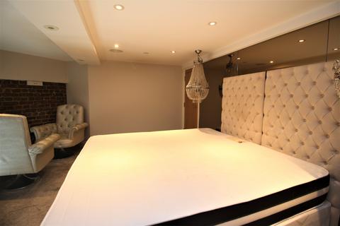 undefined, Royal Drive, London N11