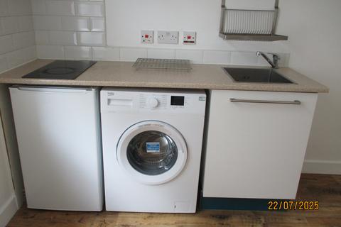 Studio to rent, Bath Street, Huddersfield HD1