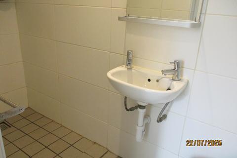 Studio to rent, Bath Street, Huddersfield HD1
