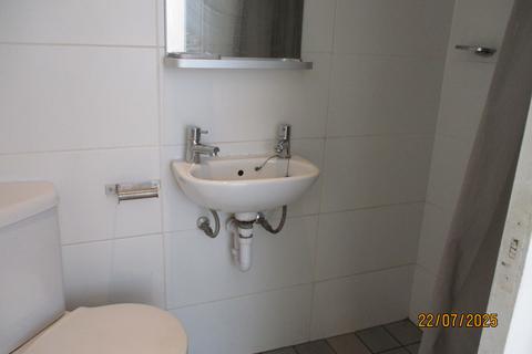 Studio to rent, Bath Street, Huddersfield HD1