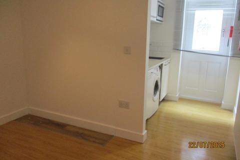 Studio to rent, Bath Street, Huddersfield HD1