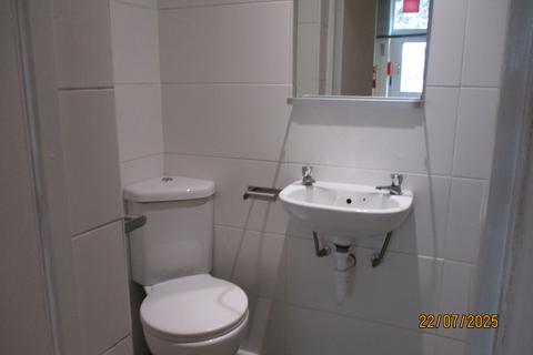 Studio to rent, Bath Street, Huddersfield HD1