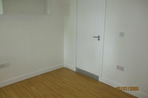 Studio to rent, Bath Street, Huddersfield HD1