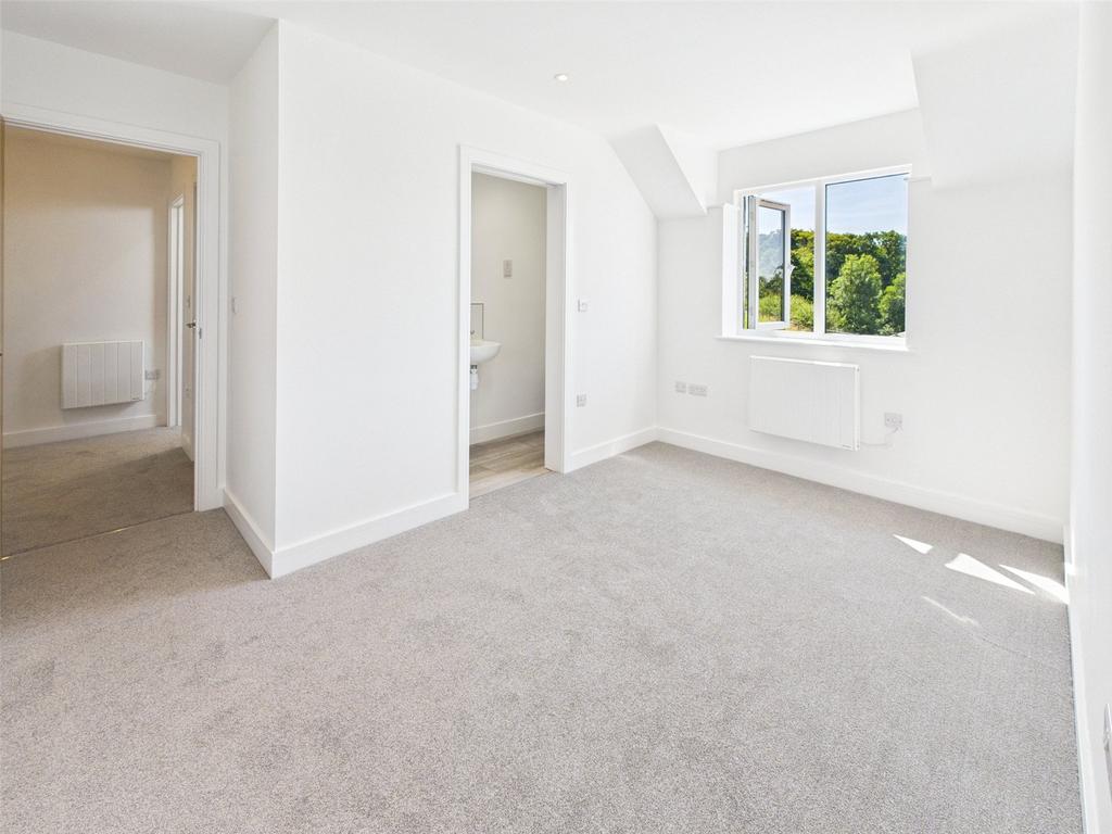 Dressing/Bedroom 4