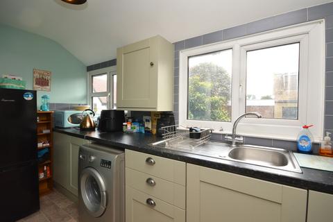 2 bedroom flat for sale, Limes Road, Folkestone CT19
