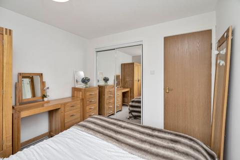 8/6 Grandfield, Edinburgh, EH6 4TJ