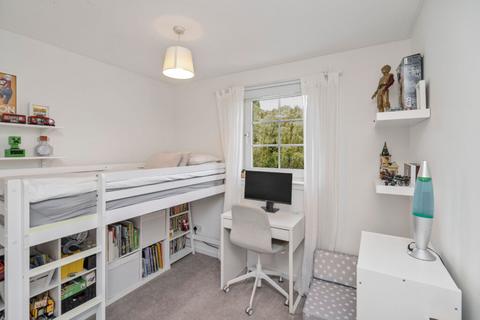 8/6 Grandfield, Edinburgh, EH6 4TJ