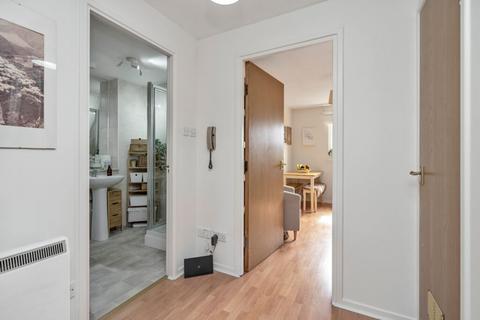 8/6 Grandfield, Edinburgh, EH6 4TJ