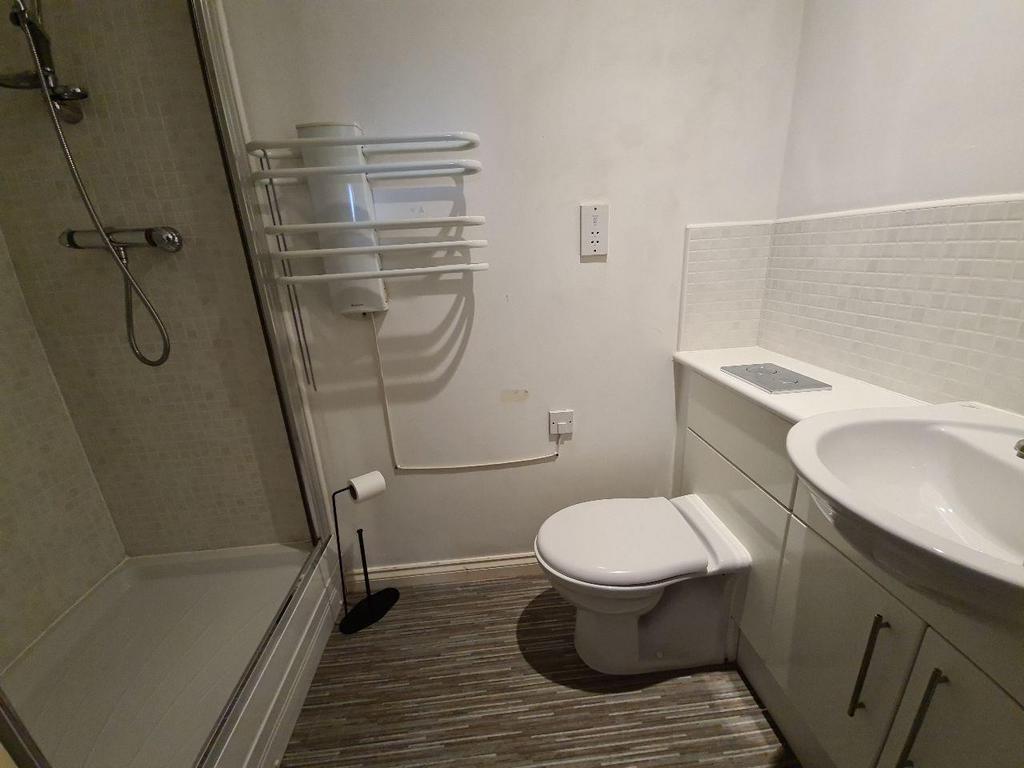 En-suite - 668355565.jpg