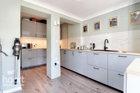 70 Binland Grove, Chatham, ME5 9UT