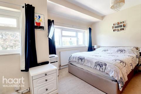 70 Binland Grove, Chatham, ME5 9UT