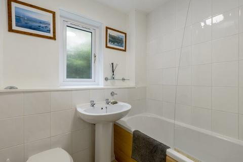5/2 Murano Place, Edinburgh, EH7 5HH