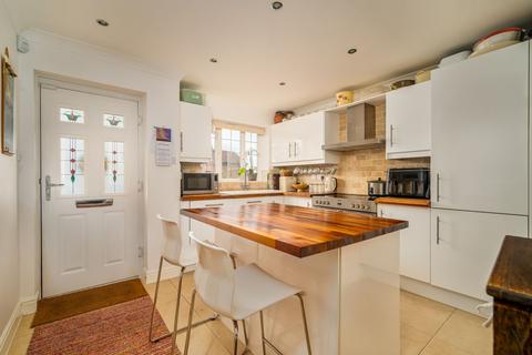 3 bedroom semi-detached house for sale, Suffield Road, Gildersome