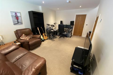 8 Cotes Road, Burbage, Hinckley, LE10 2HJ