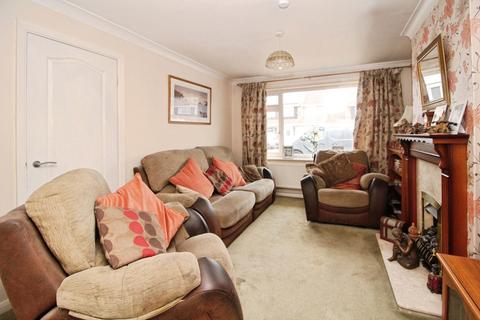3 bedroom semi-detached house for sale, Sandicliffe Close, Kidderminster DY11