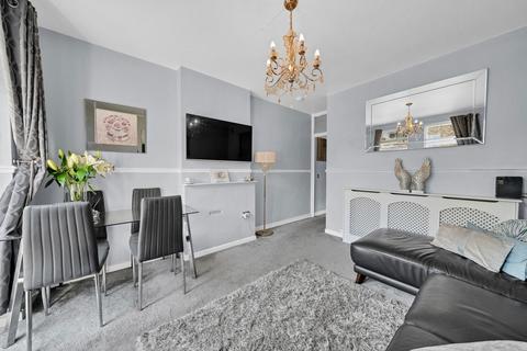 1 bedroom ground floor flat for sale, Bolden Street, London SE8
