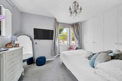 1 bedroom ground floor flat for sale, Bolden Street, London SE8