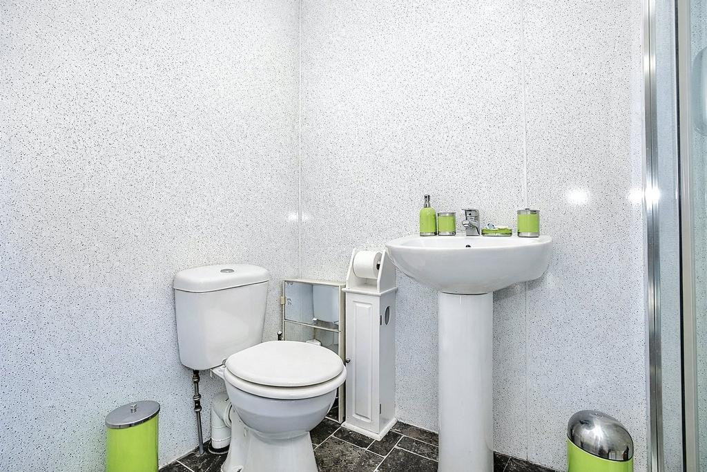 En-suite 2