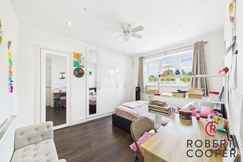 11 Boleyn Drive, Ruislip, HA4 9QN