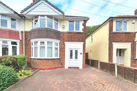 3 bedroom semi-detached house to rent, Alma Avenue, Tipton