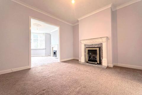 3 bedroom semi-detached house to rent, Alma Avenue, Tipton