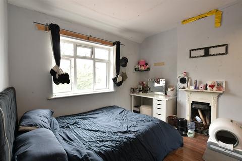 3 bedroom semi-detached house for sale, The Hale, Chingford