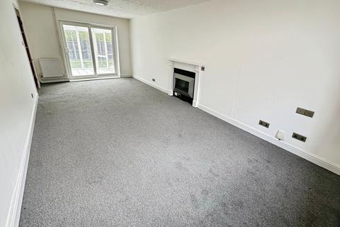 3 bedroom end of terrace house for sale, Torridon Close, Leicester LE4