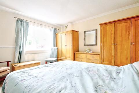 2 Eskdale, Birtley, Chester Le Street, DH3 2ER