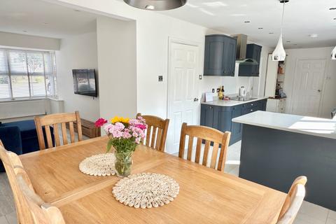 4 bedroom detached house for sale, Vallenders Road, Tewkesbury GL20
