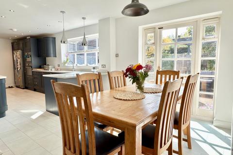 4 bedroom detached house for sale, Vallenders Road, Tewkesbury GL20