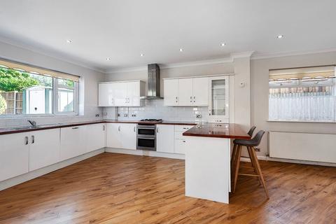 2 bedroom detached bungalow for sale, Bean Road, Bexleyheath, DA6