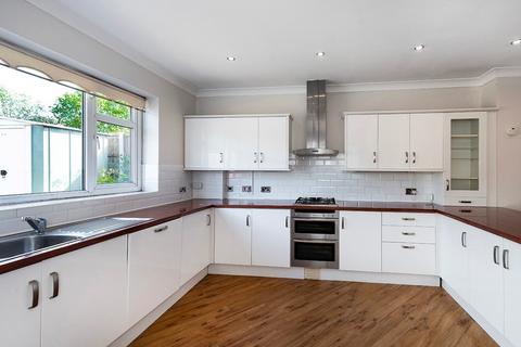 2 bedroom detached bungalow for sale, Bean Road, Bexleyheath, DA6