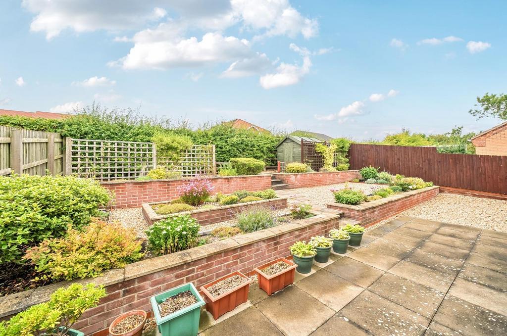 REAR GARDEN.jpg